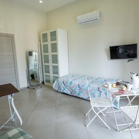 فندق مبيت وإفطار Sun&thecity 3*